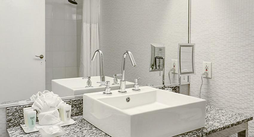 Studio  1 ½ Btahroom