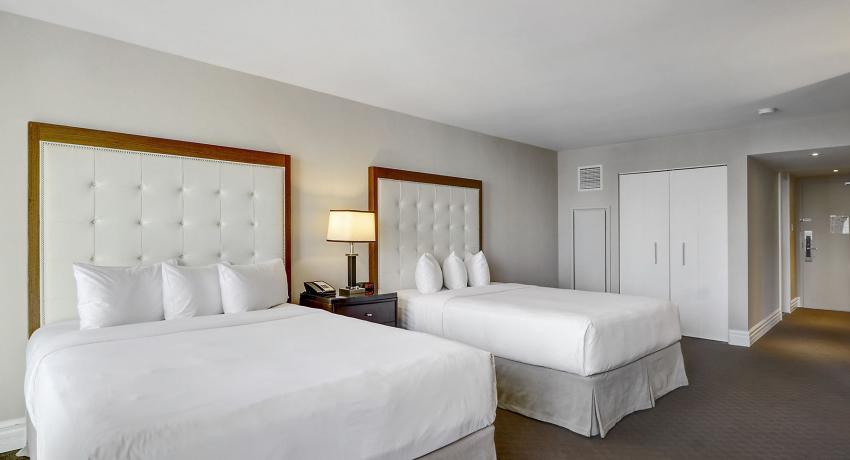 Studio  1 ½ 2 Queen